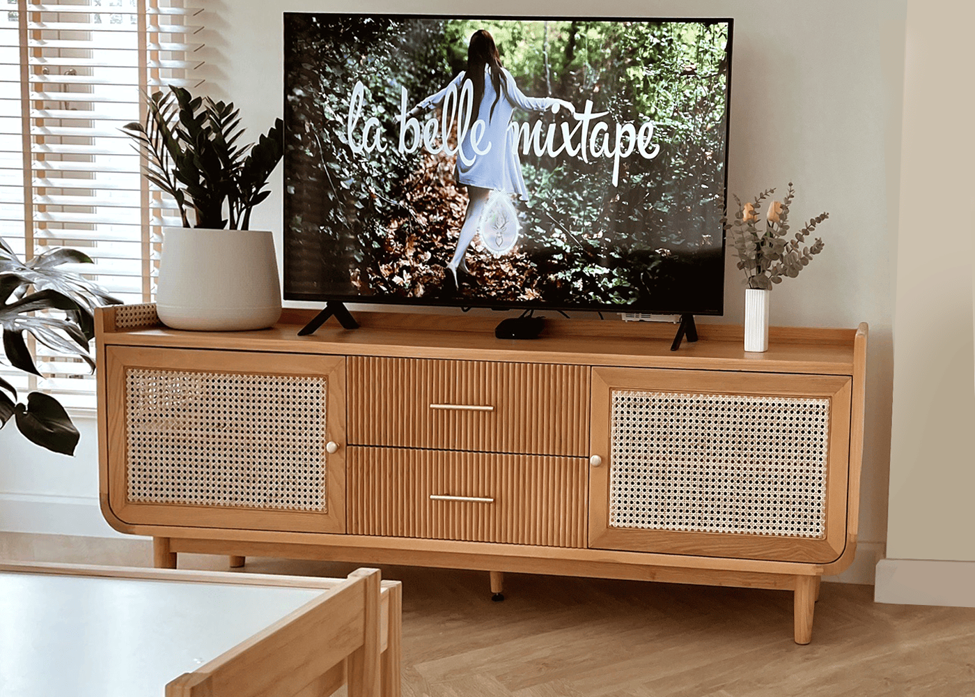 Around Curve Console 03